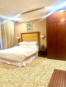 grand legacy hotel doha