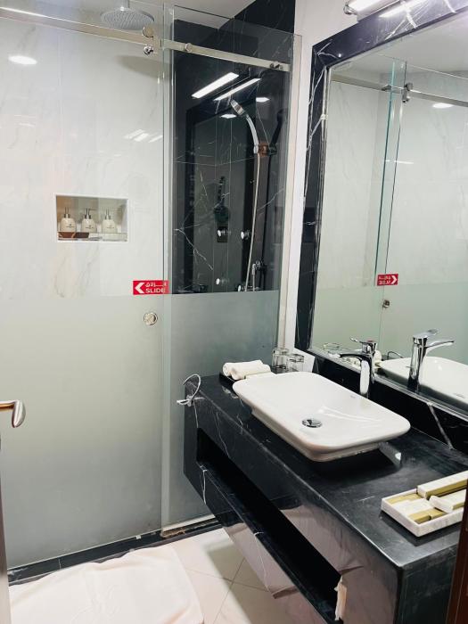 grand legacy hotel doha