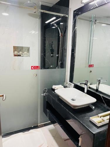 grand legacy hotel doha