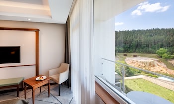 hunguest saliris