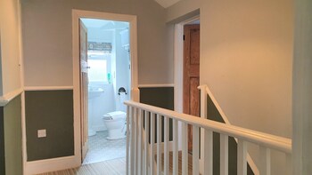 large 5 bedroom house terrace parking