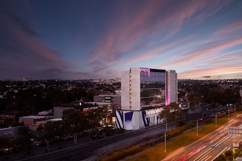 moxy sydney airport