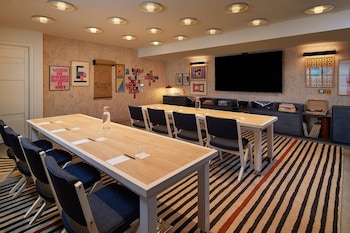 moxy sydney airport