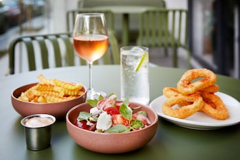 moxy sydney airport