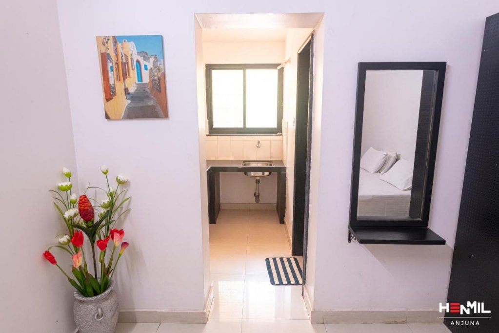 Henmil Anjuna,Goa>>Anjuna,3 star