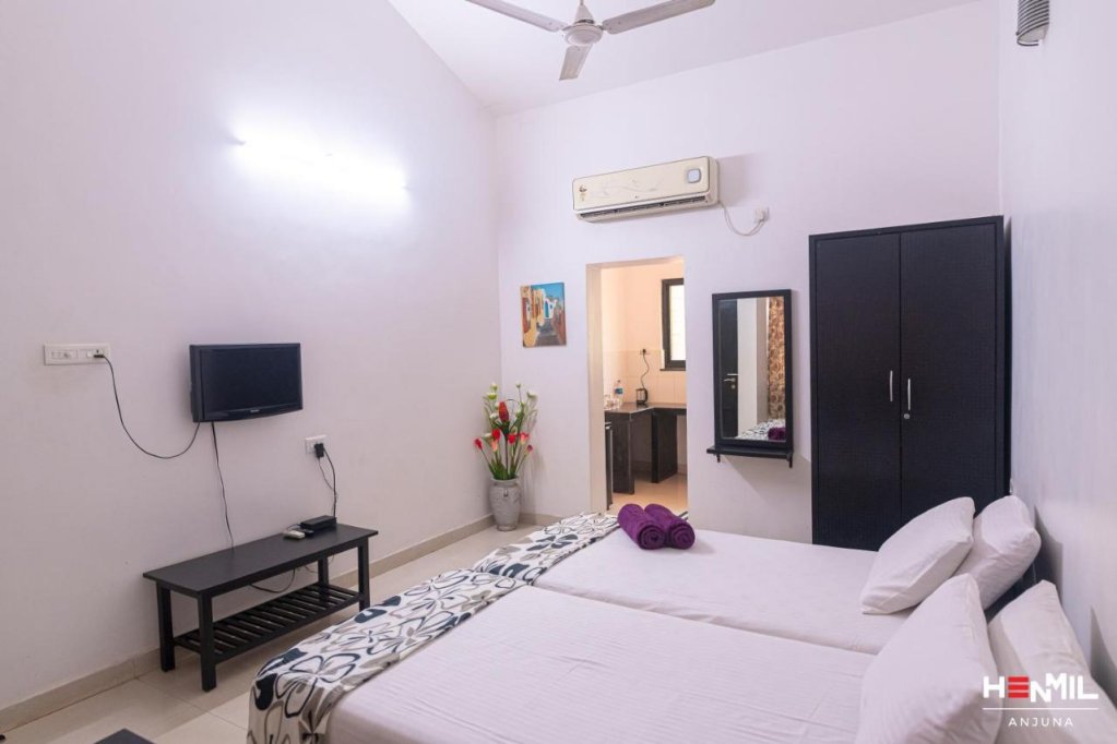 Henmil Anjuna,Goa>>Anjuna,3 star