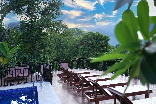 mad monkey vang vieng