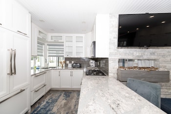 tropic isle boutique hotel