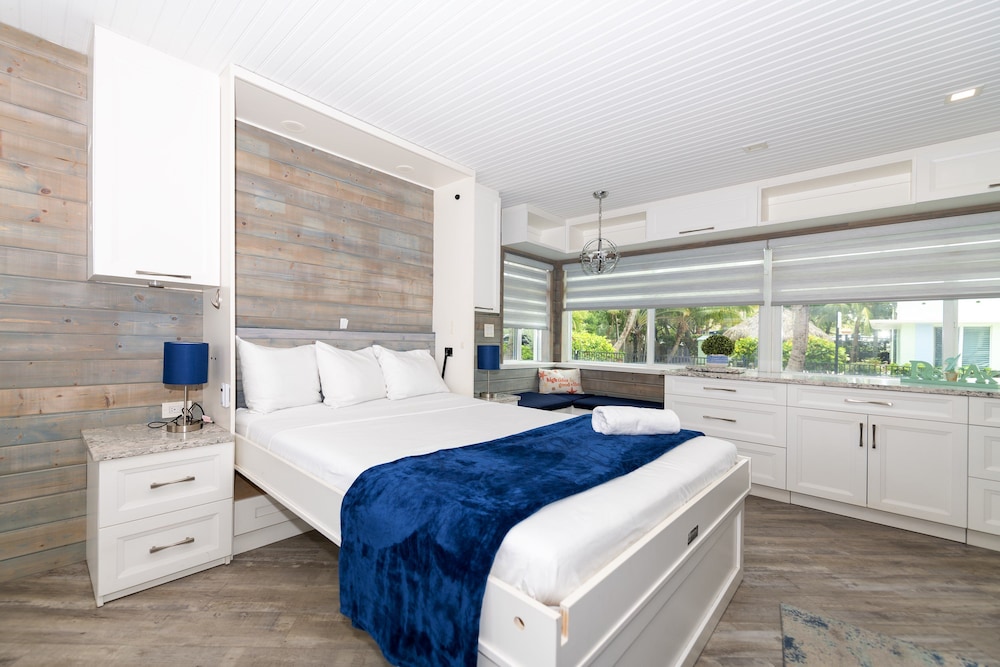 tropic isle boutique hotel