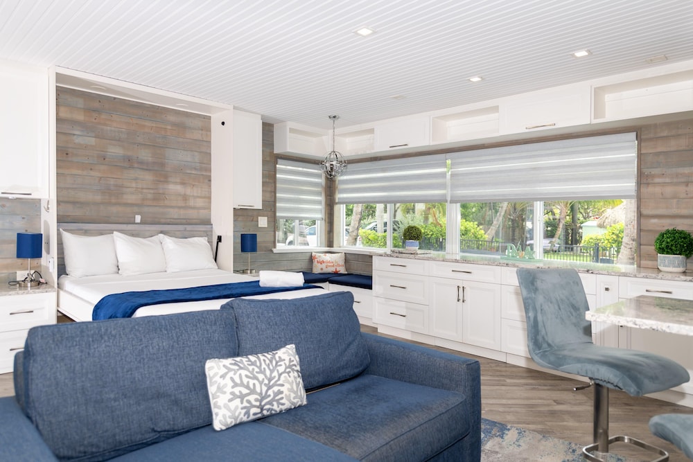 tropic isle boutique hotel