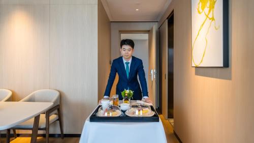 holiday innxian east an ihg hotel