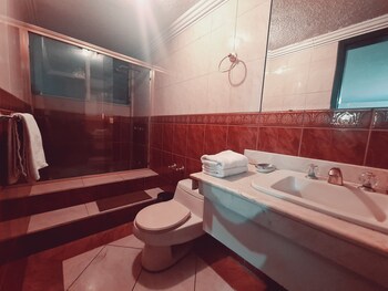 hotel and suites gonsalez suarez quito