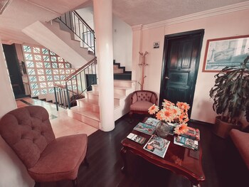 hotel and suites gonsalez suarez quito