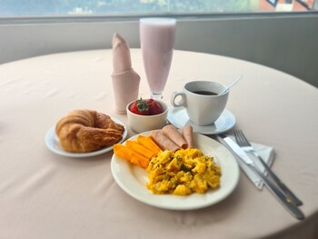 hotel and suites gonsalez suarez quito