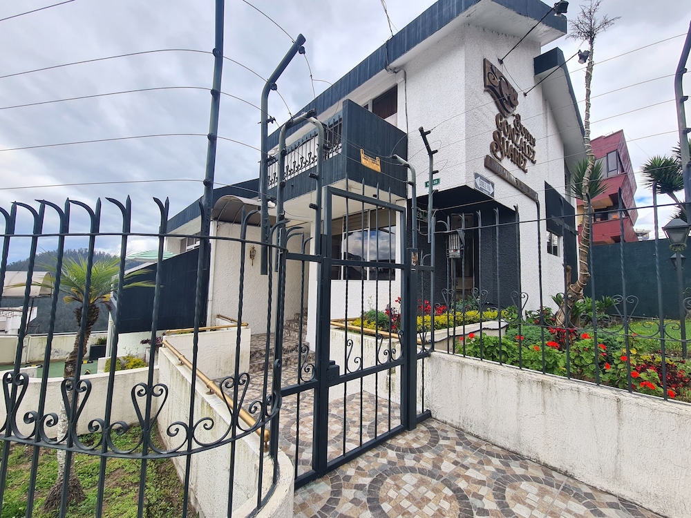 hotel and suites gonsalez suarez quito