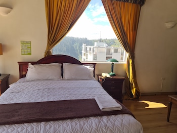 hotel and suites gonsalez suarez quito