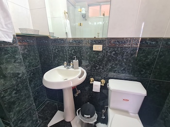 hotel and suites gonsalez suarez quito