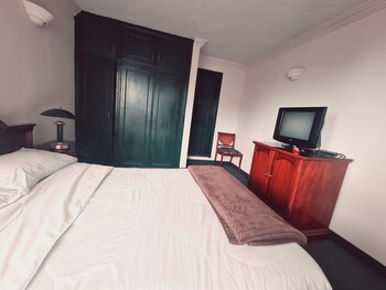 hotel and suites gonsalez suarez quito