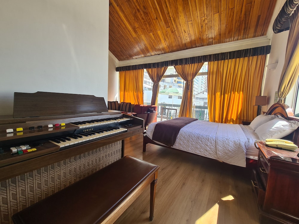 hotel and suites gonsalez suarez quito