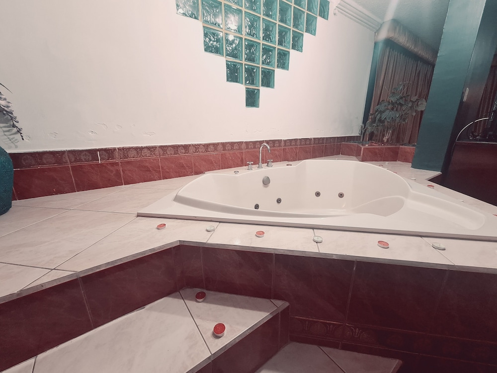 hotel and suites gonsalez suarez quito