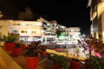 hotel samrat int nakki lake 200 metre
