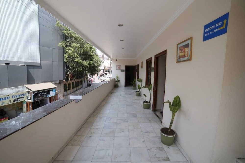 Hotel Samrat Int Nakki Lake-200 Metre,Mount Abu>>Abu Road,2 star