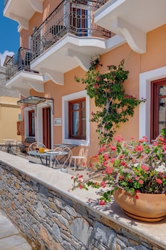 electra syros adults only