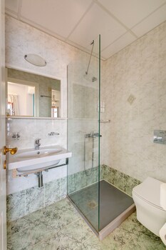 electra syros adults only