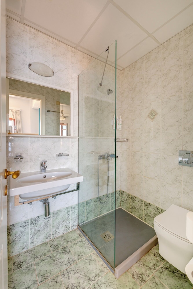 electra syros adults only