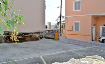 electra syros adults only