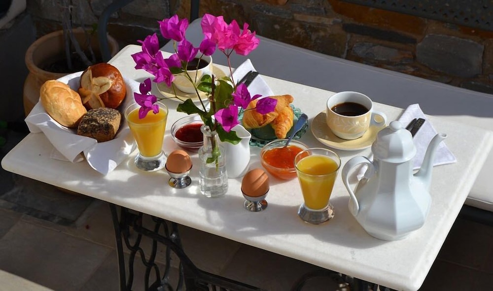 electra syros adults only