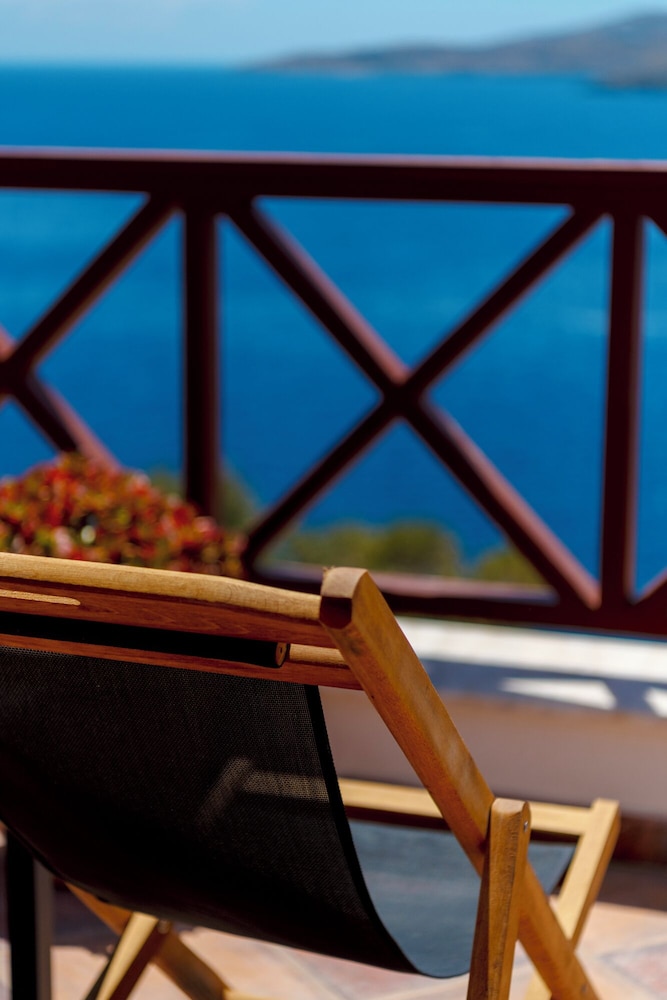 electra syros adults only