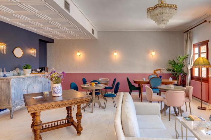 electra syros adults only