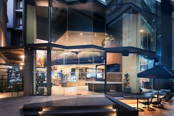 lumen bangkok udomsuk station