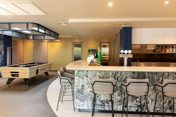 lumen bangkok udomsuk station