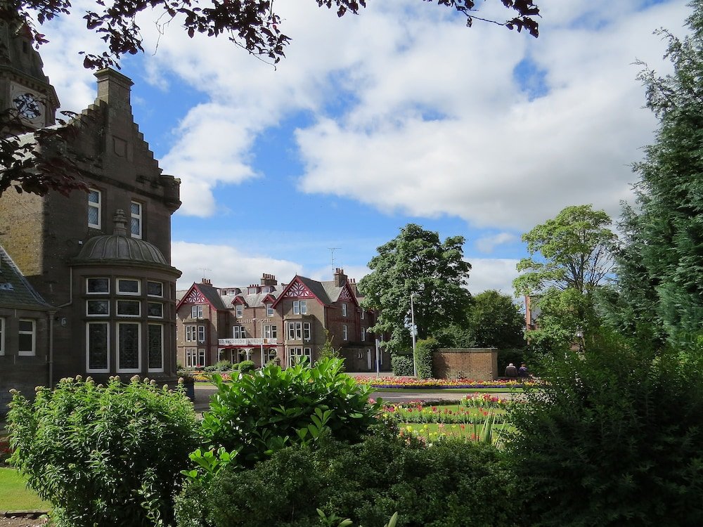 Glenesk,Dundee>>Brechin,4 star