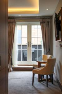 one warwick park hotel