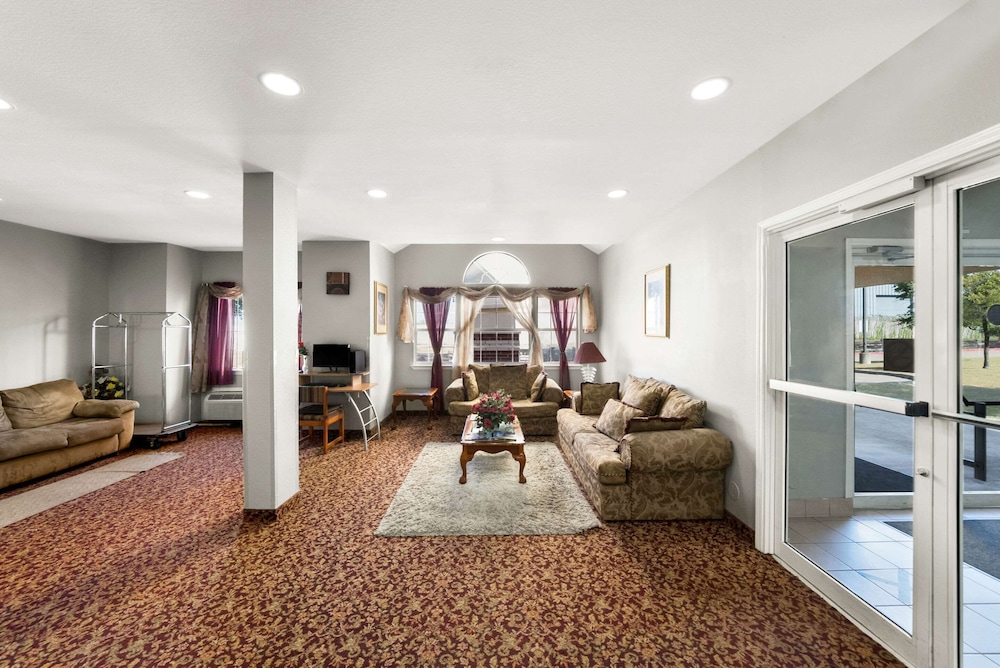 econo lodge inn and suites mesquite dallas east