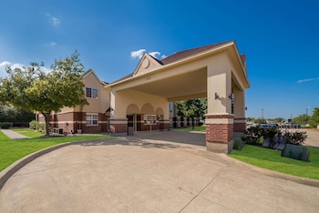 econo lodge inn and suites mesquite dallas east