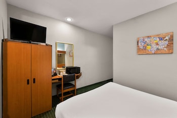 econo lodge inn and suites mesquite dallas east