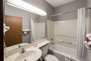 econo lodge inn and suites mesquite dallas east