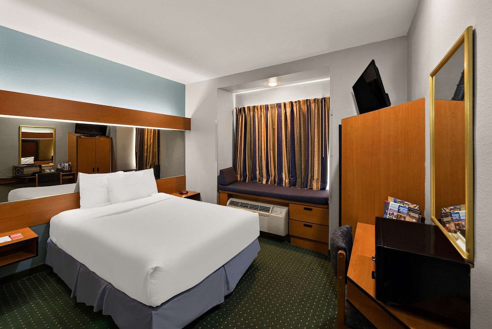 econo lodge inn and suites mesquite dallas east