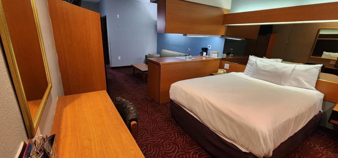econo lodge inn and suites mesquite dallas east