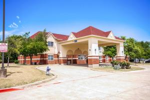 econo lodge inn and suites mesquite dallas east