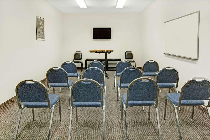 econo lodge inn and suites mesquite dallas east