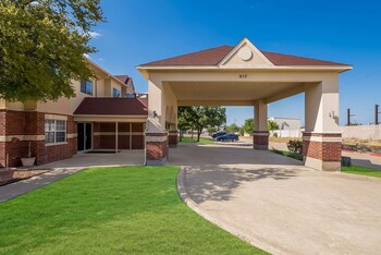 econo lodge inn and suites mesquite dallas east
