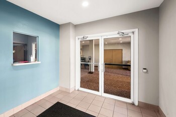 econo lodge inn and suites mesquite dallas east