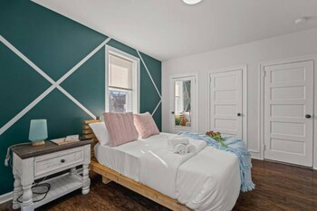 207 1br first floor back rear b