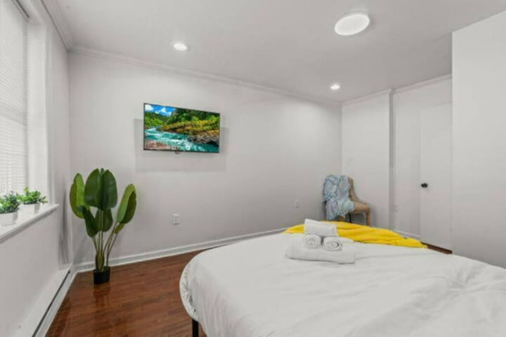 207 1br first floor back rear b