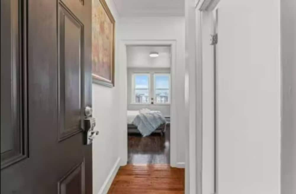 207 1br first floor back rear b